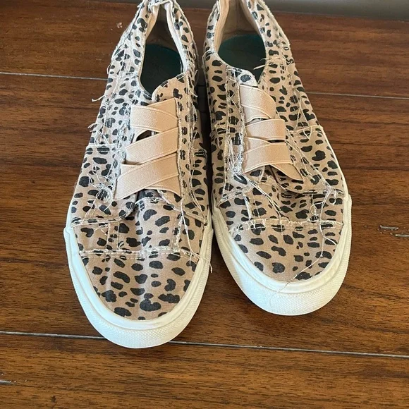 Cheetah Blowfish Slip On Sneakers - Picture 2 of 4
